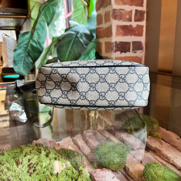 Gucci Blue Crossbody Bag with Iconic Design - Picture 5 of 11